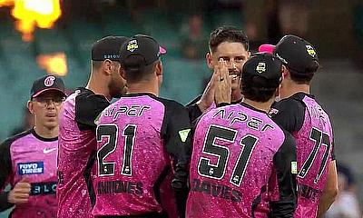 BBL|14 Match 35: Sixers Edge Out Strikers in Final-Over Thriller